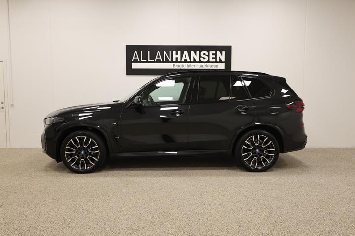 Sort BMW X5 fra 2023