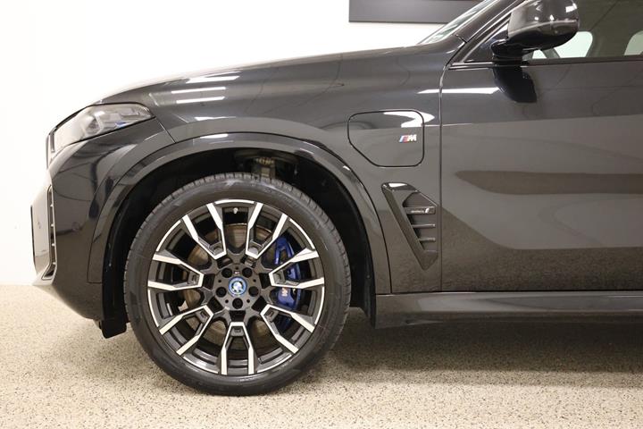 Sort BMW X5 fra 2023