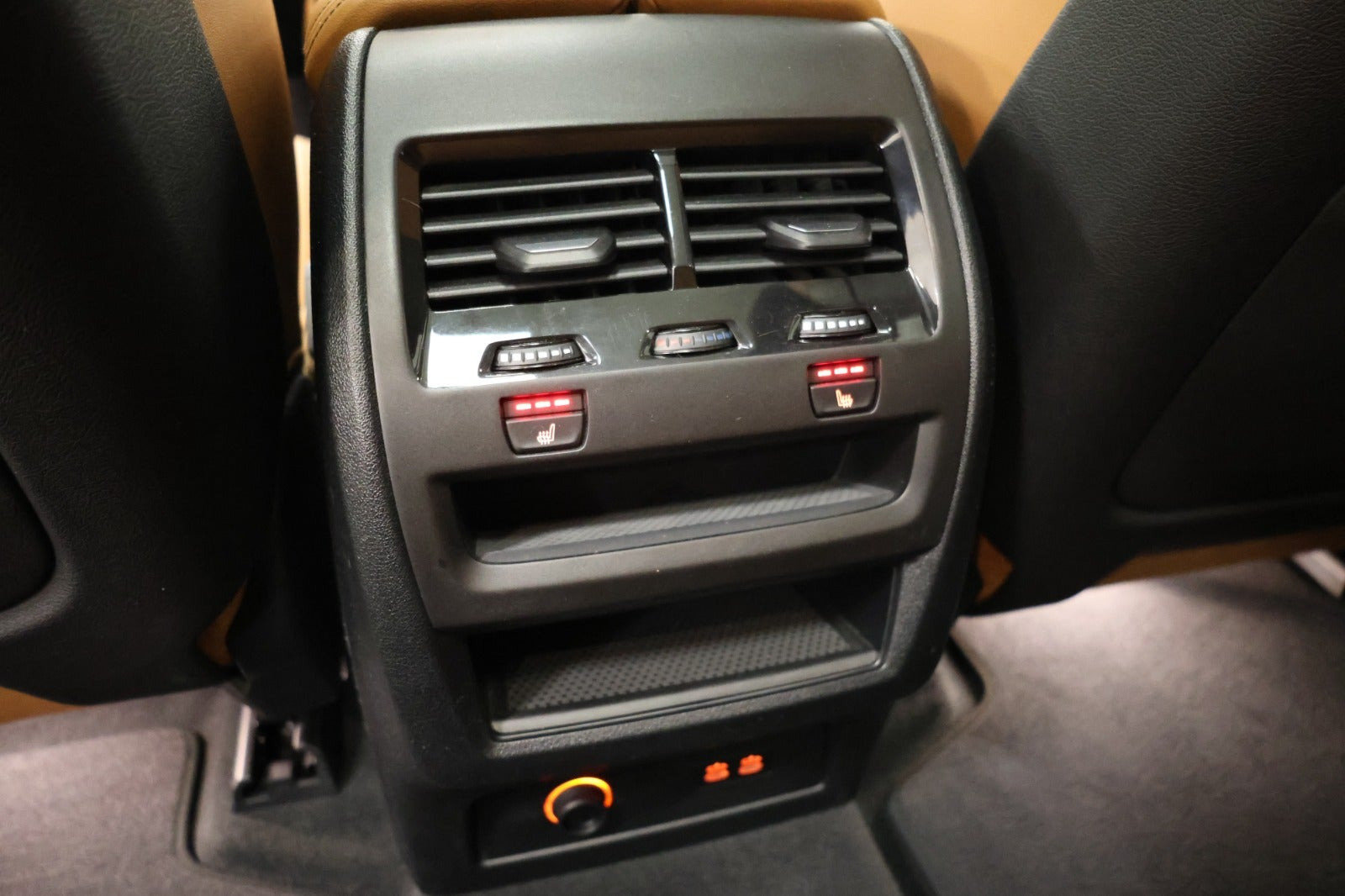 Sort BMW X5 fra 2023