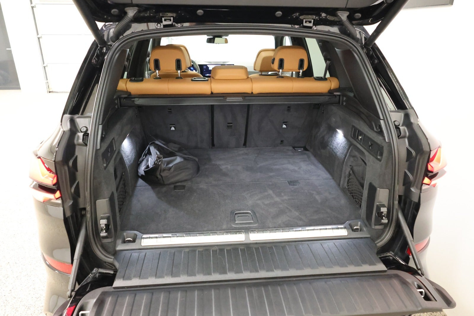 Sort BMW X5 fra 2023