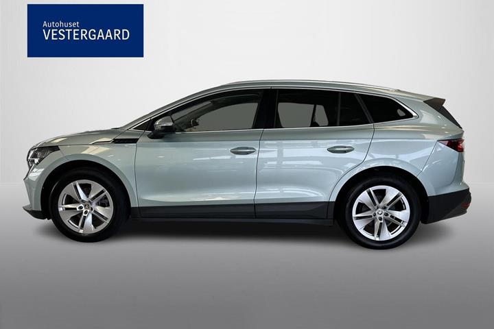 Blå Skoda Enyaq fra 2023