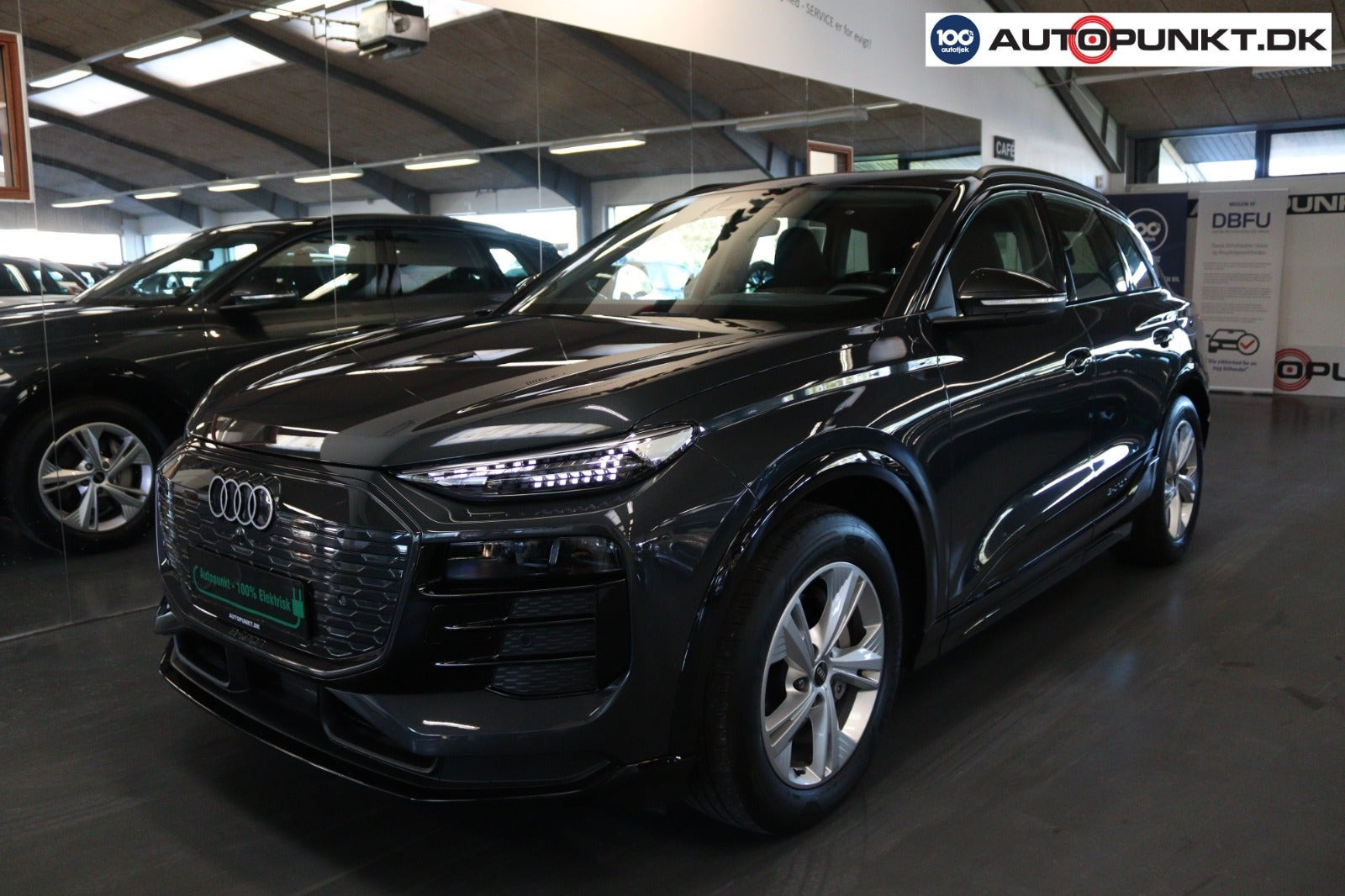 Grå Audi Q6 e-tron fra 2025