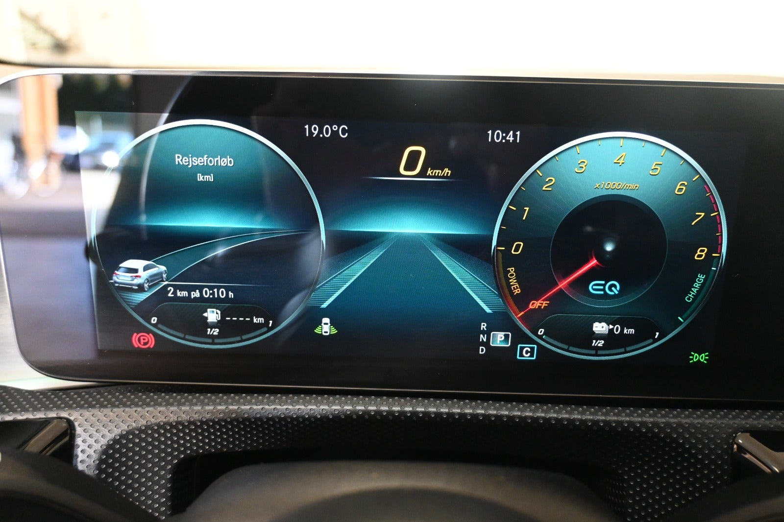 Grå Mercedes A250 e fra 2020