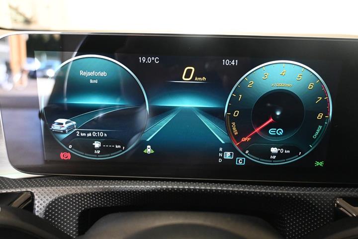 Grå Mercedes A250 e fra 2020
