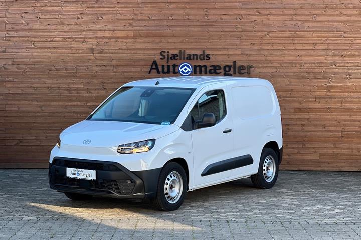 Hvid Toyota ProAce City fra 2025