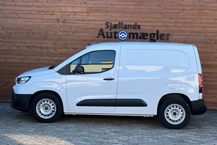 Hvid Toyota ProAce City fra 2025