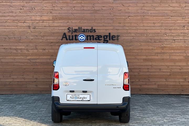 Hvid Toyota ProAce City fra 2025