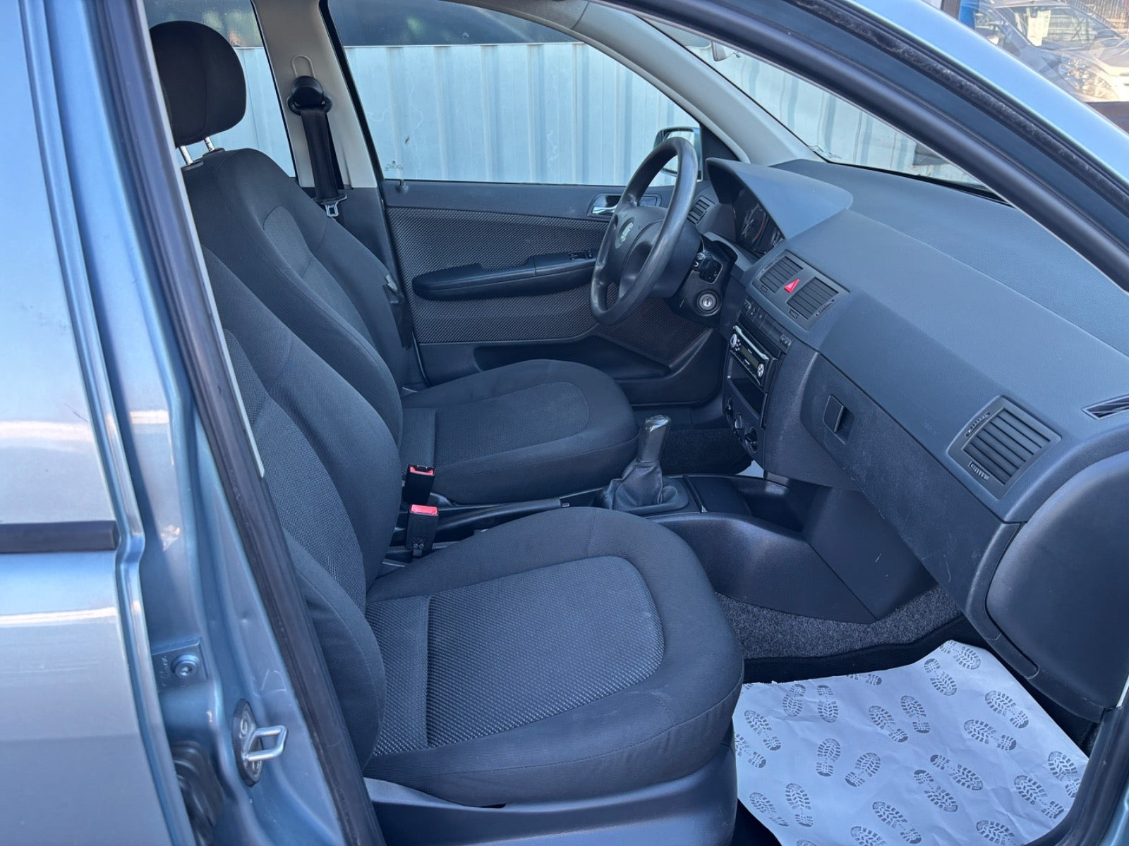 Blå Skoda Fabia fra 2006