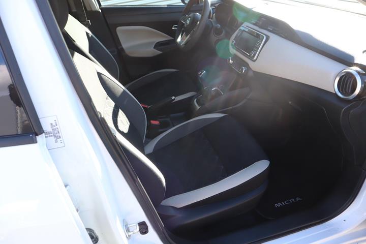 Hvid Nissan Micra fra 2017