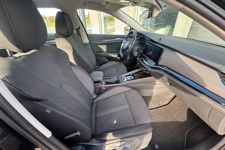 Sort Skoda Octavia fra 2022