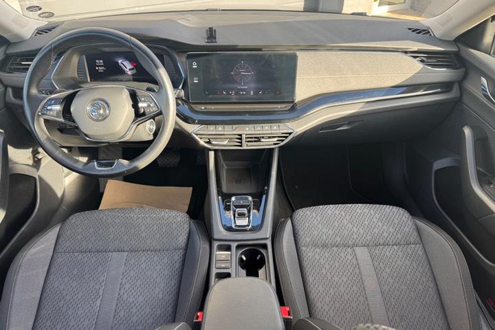 Sort Skoda Octavia fra 2022