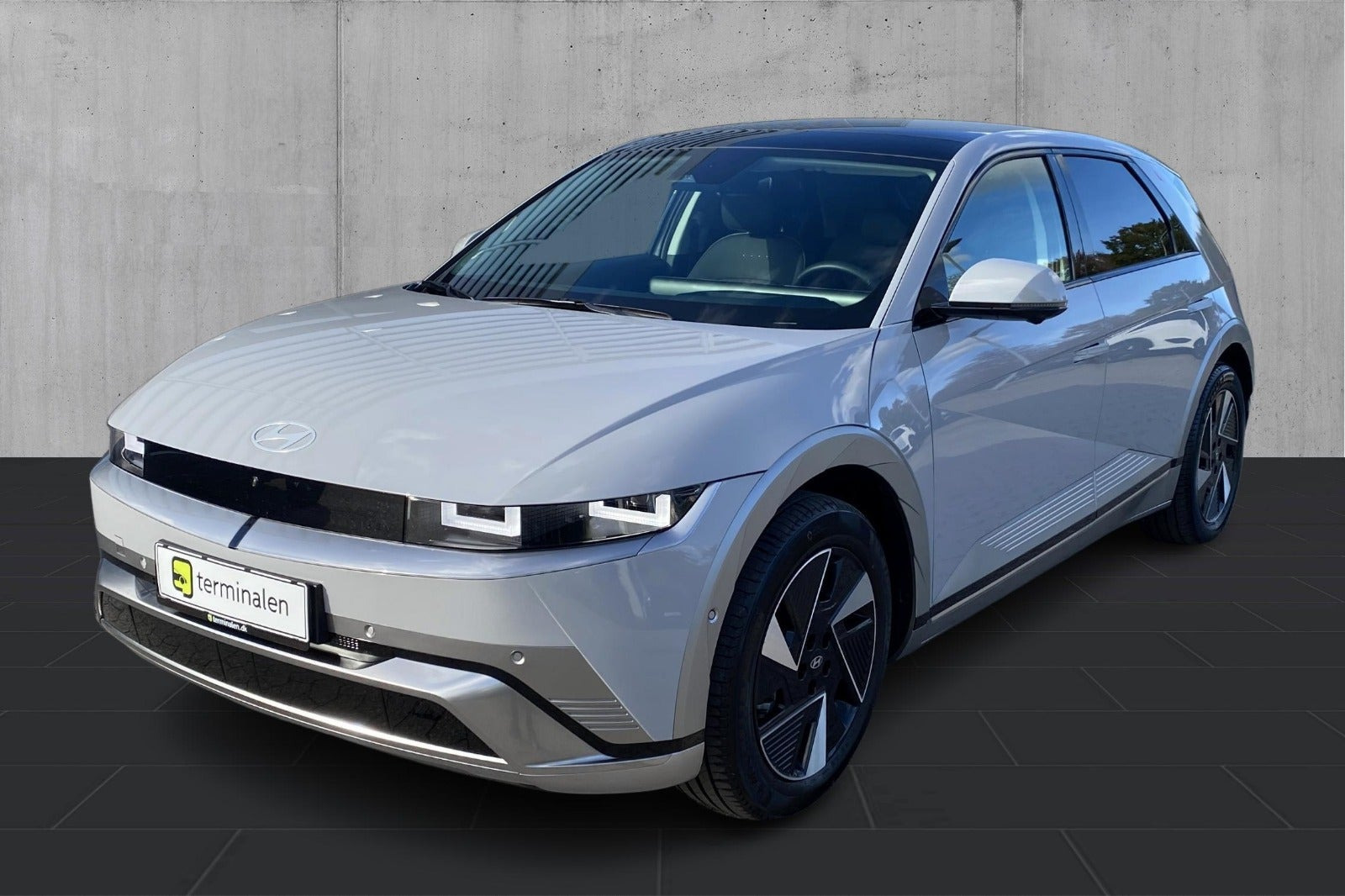 Grå Hyundai Ioniq 5 fra 2026