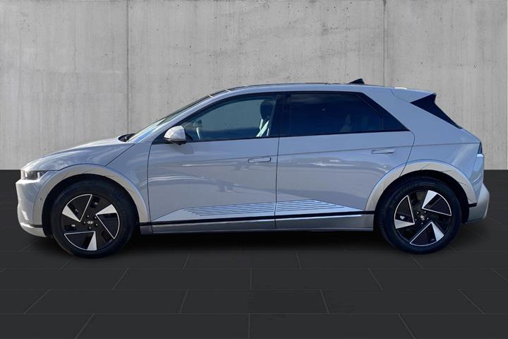 Grå Hyundai Ioniq 5 fra 2026