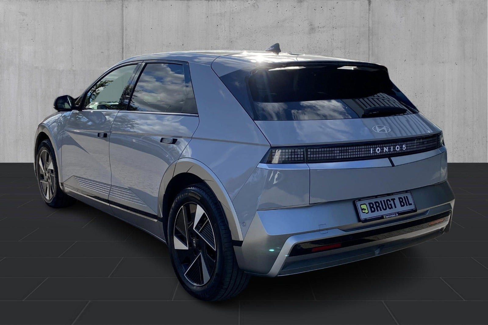 Grå Hyundai Ioniq 5 fra 2026