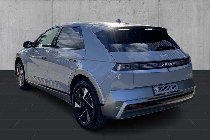 Grå Hyundai Ioniq 5 fra 2026