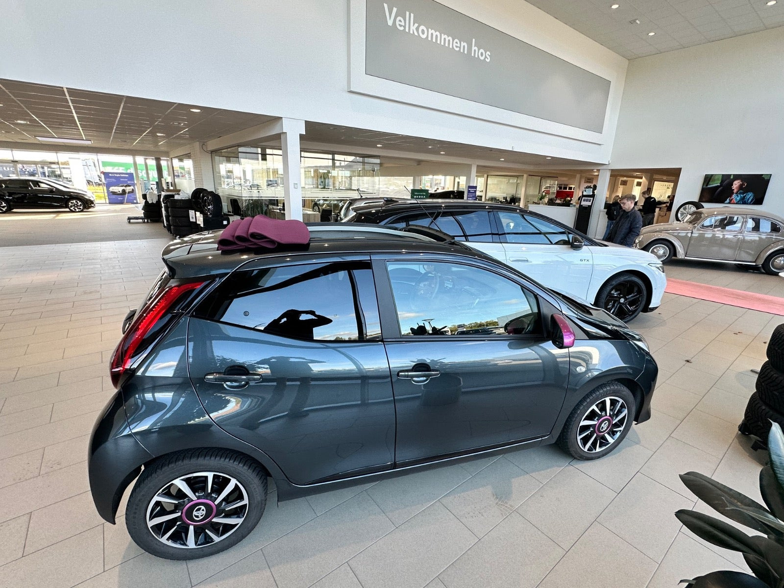 Grå Toyota Aygo fra 2020