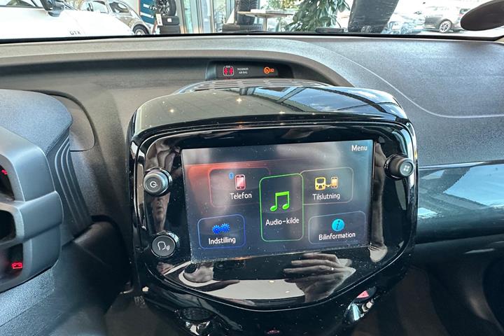 Grå Toyota Aygo fra 2020