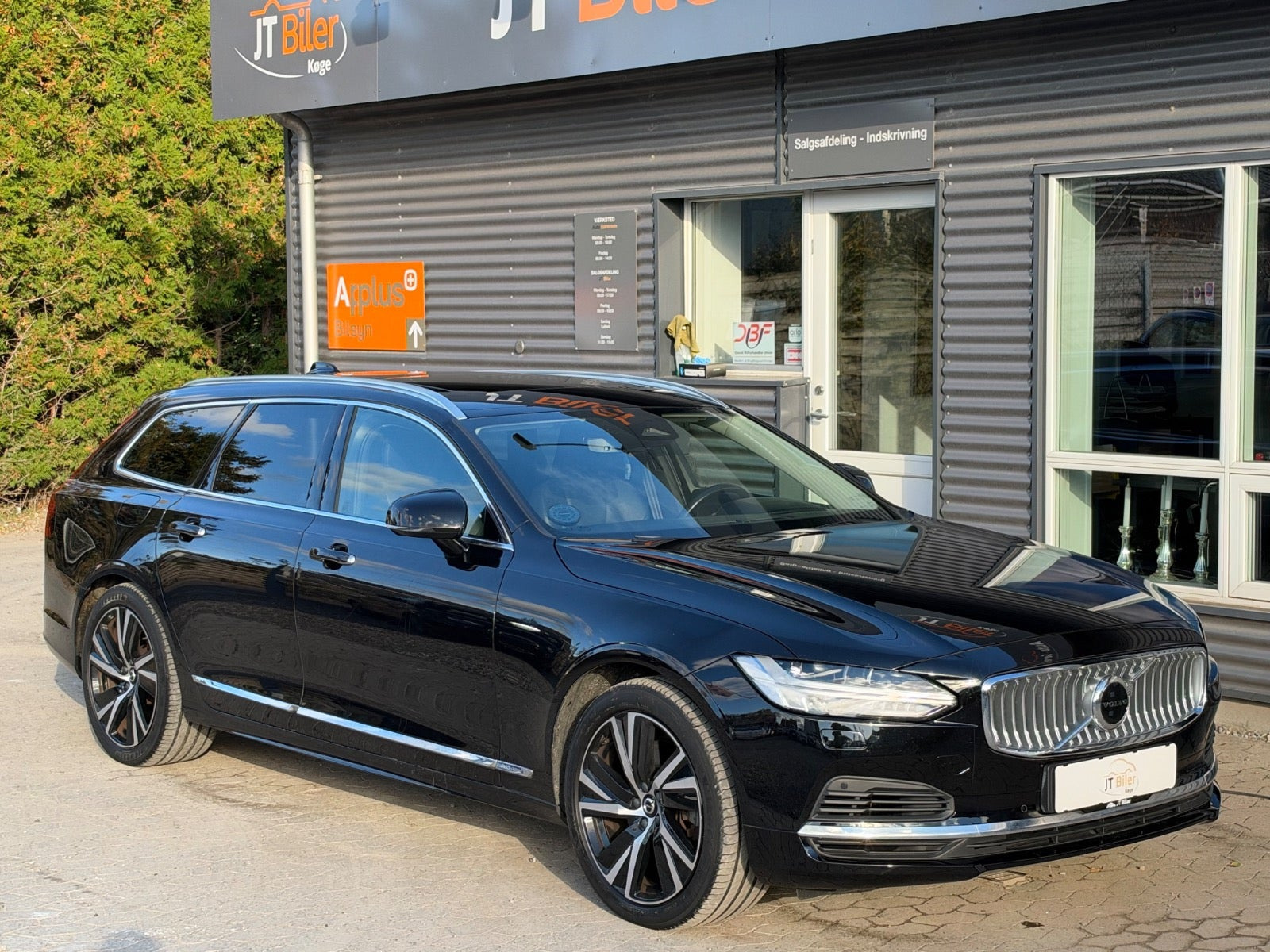 Sort Volvo V90 fra 2022
