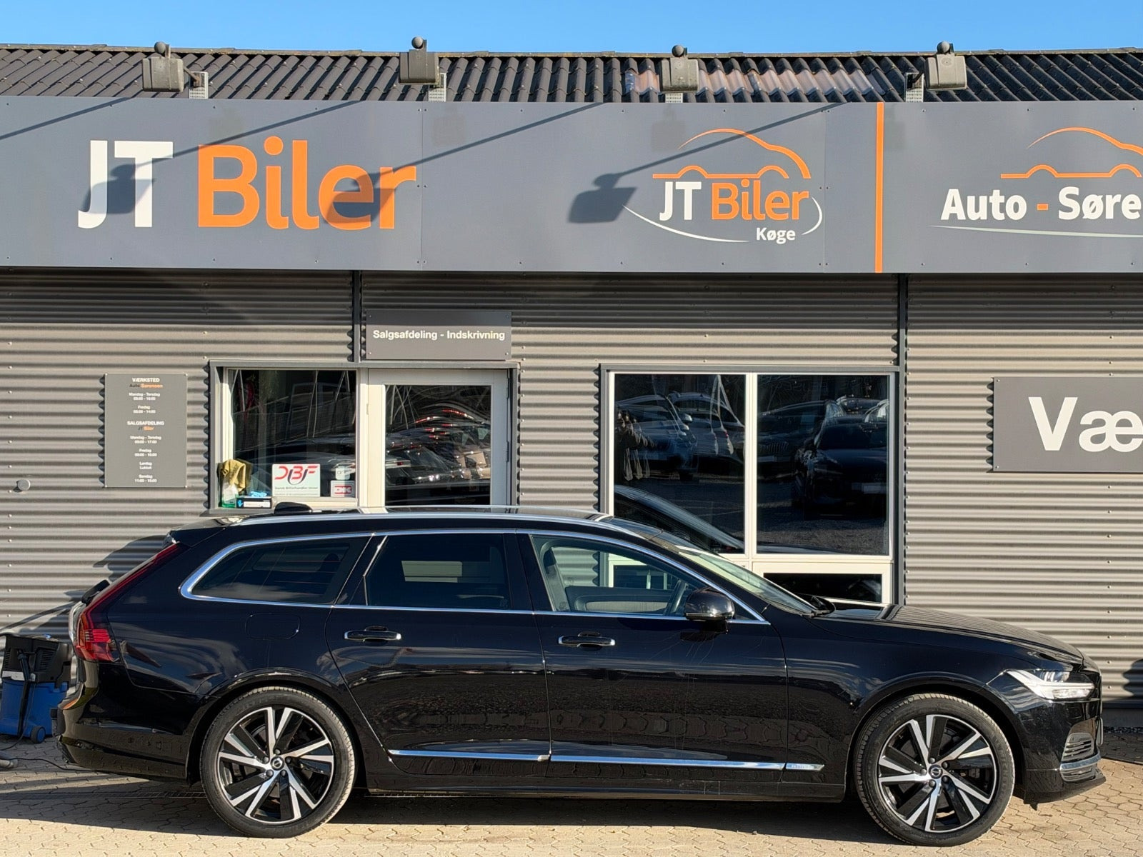 Sort Volvo V90 fra 2022