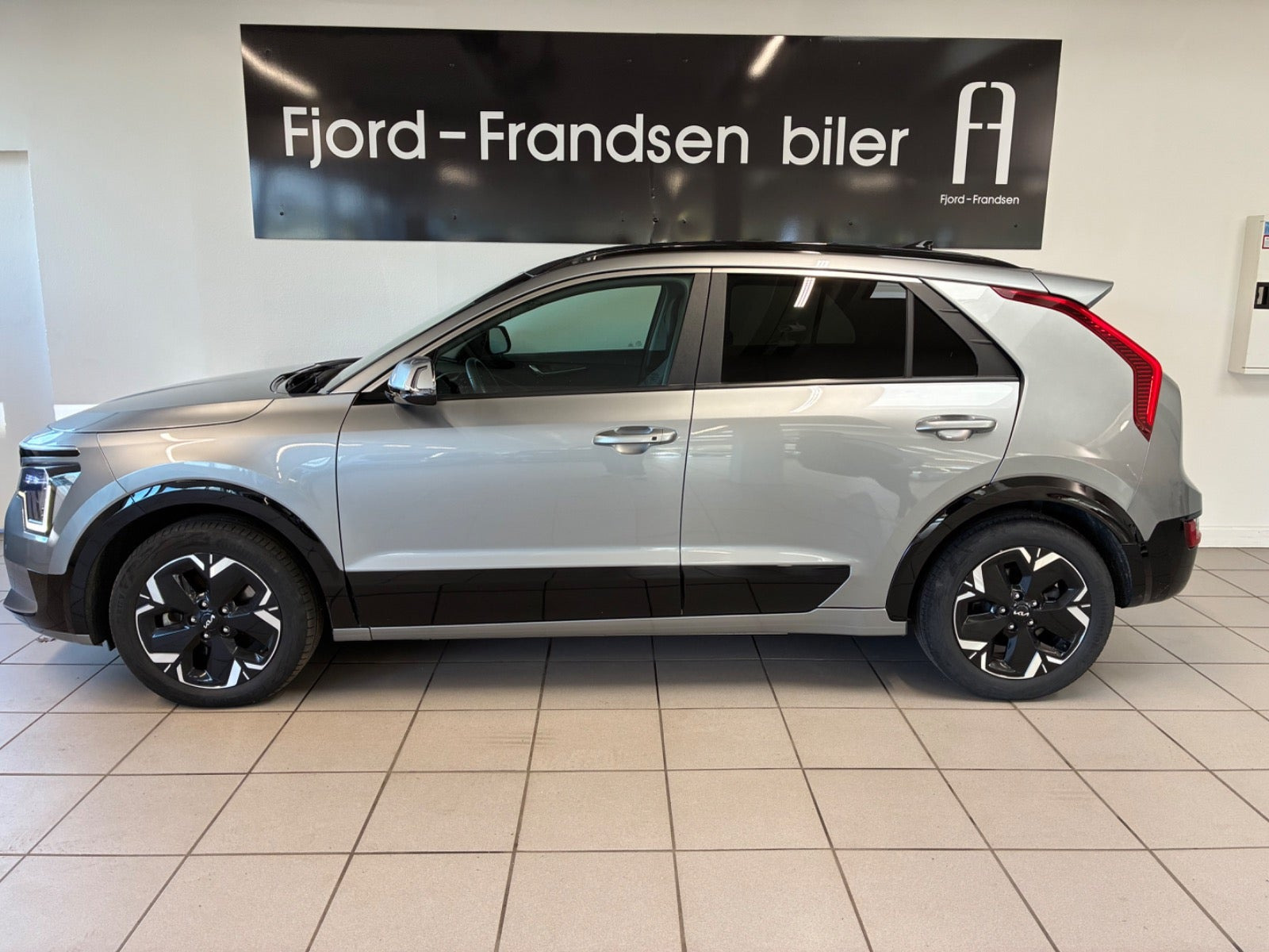 Sølv Kia Niro fra 2024