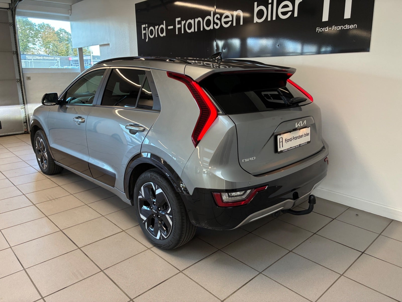 Sølv Kia Niro fra 2024