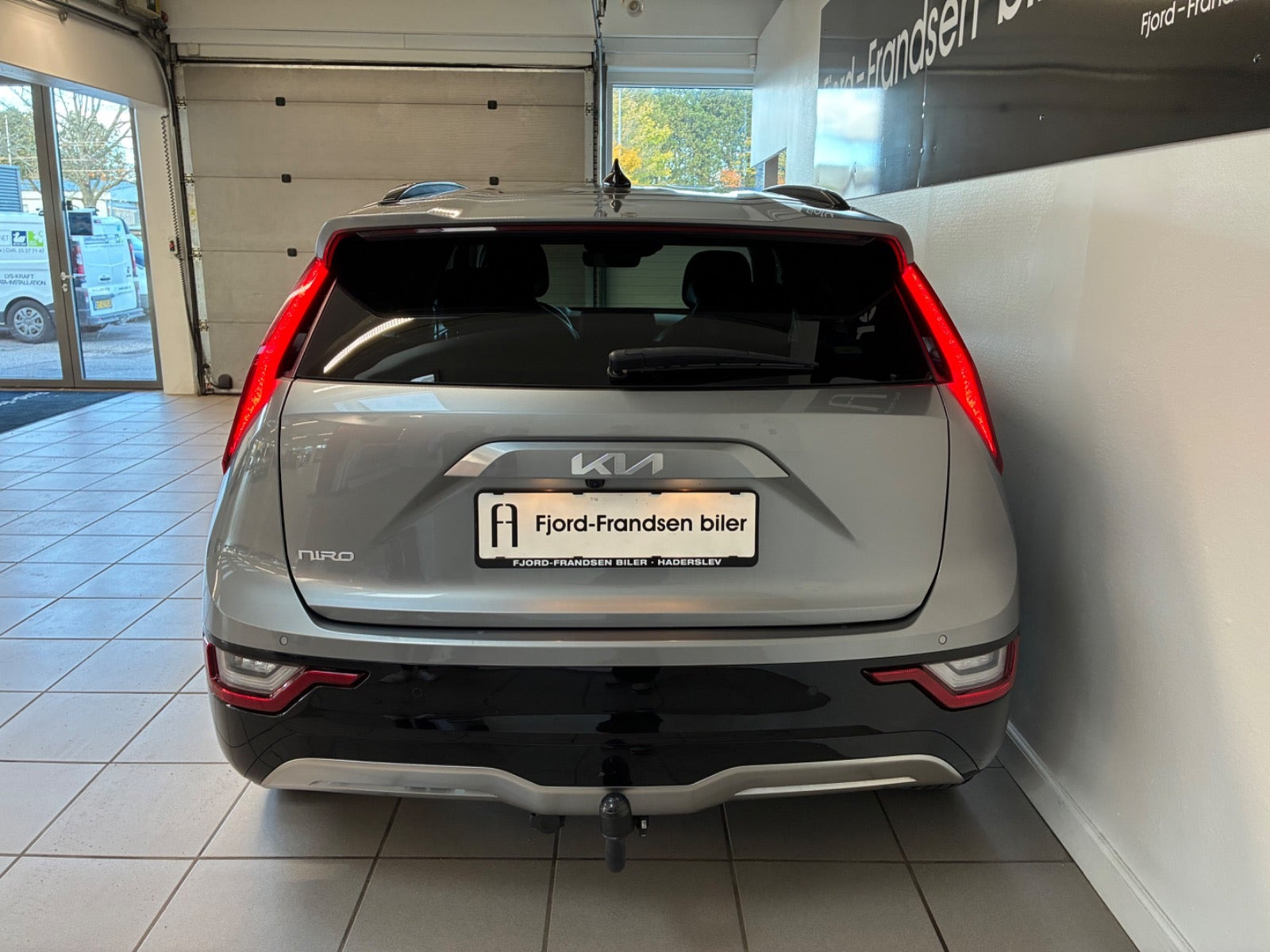 Sølv Kia Niro fra 2024