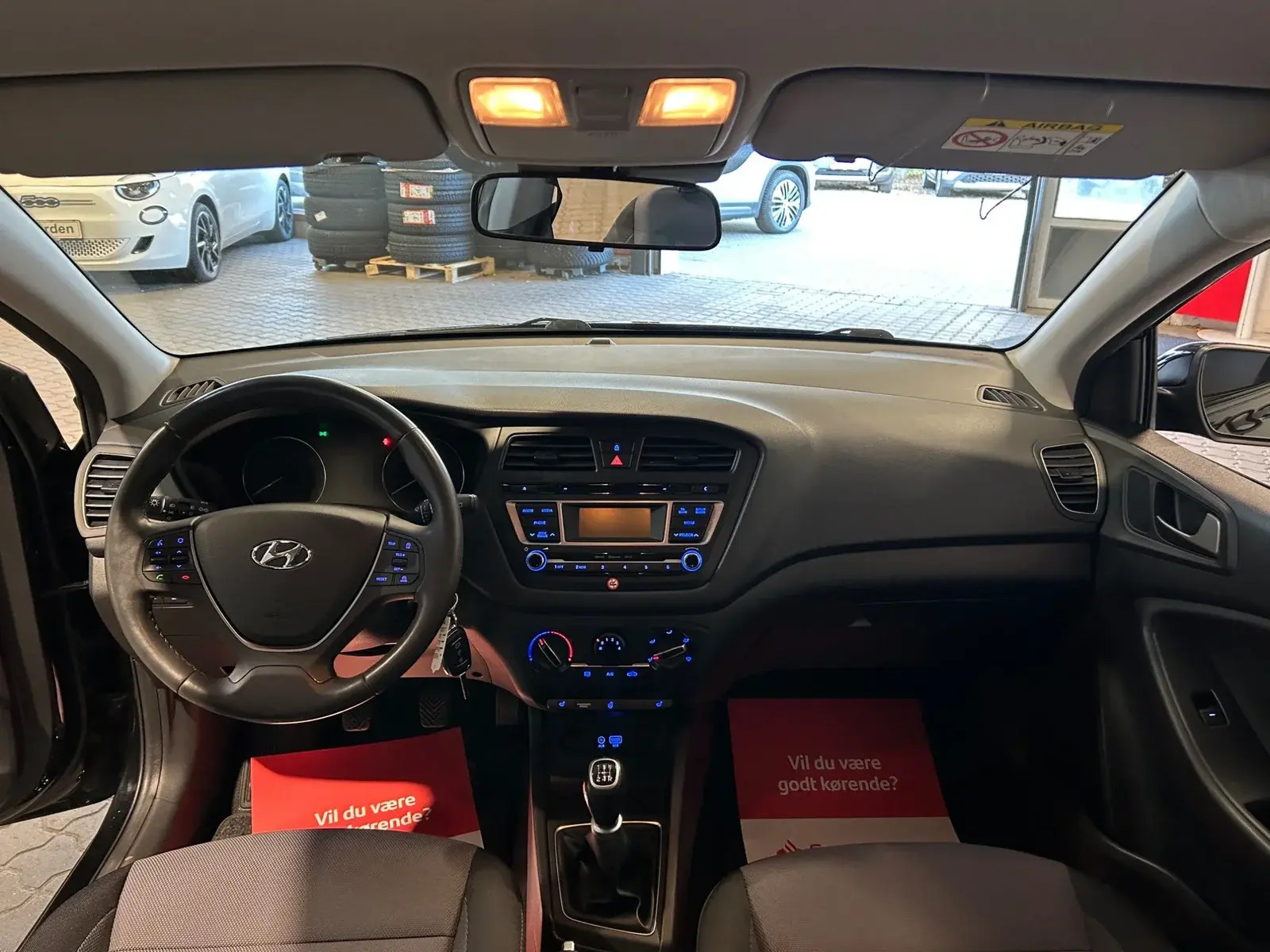 Sort Hyundai i20 fra 2017