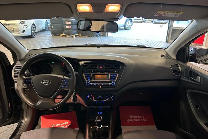 Sort Hyundai i20 fra 2017