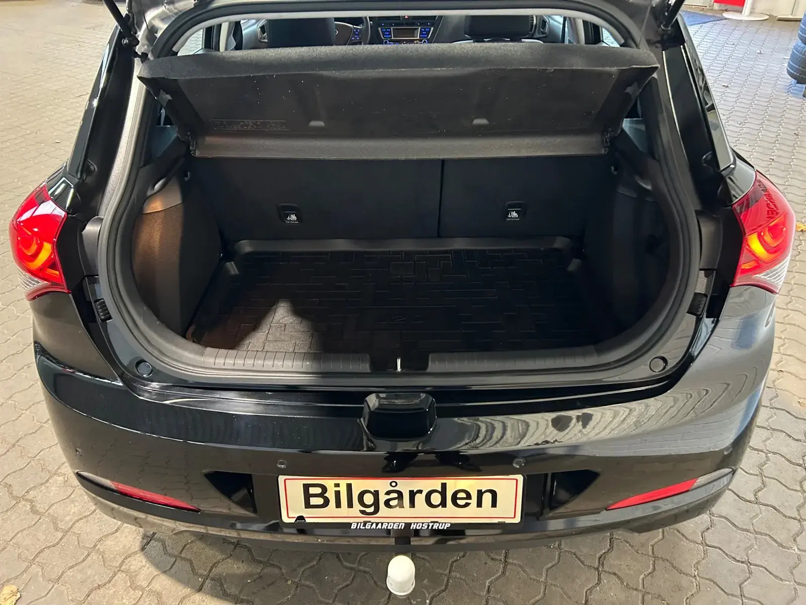 Sort Hyundai i20 fra 2017
