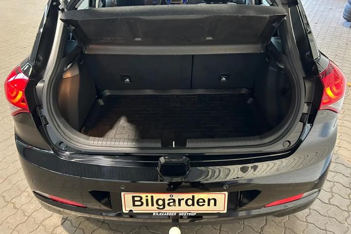 Sort Hyundai i20 fra 2017