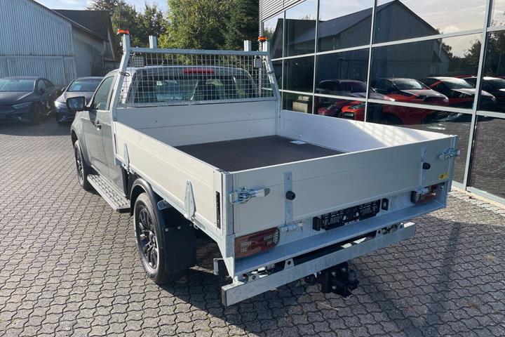 Grå Isuzu D-Max fra 2026