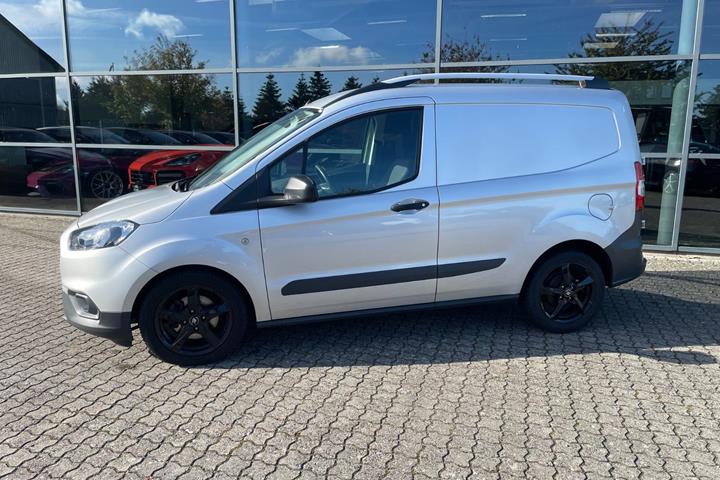 Sølv Ford Transit Courier fra 2021