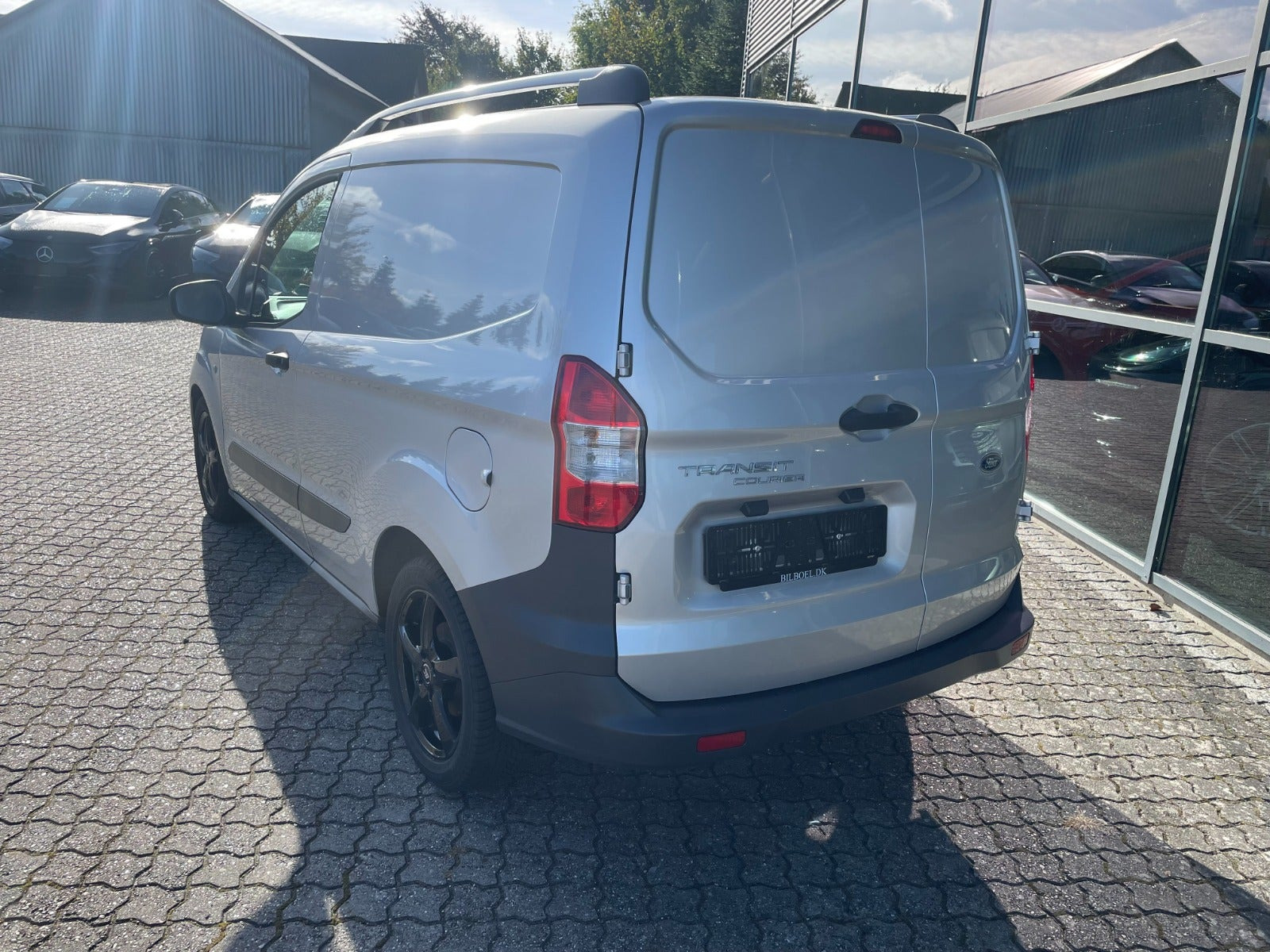 Sølv Ford Transit Courier fra 2021