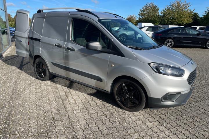 Sølv Ford Transit Courier fra 2021