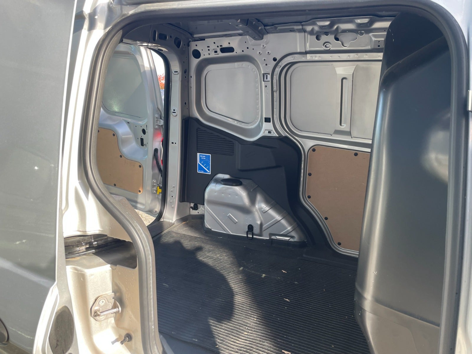 Sølv Ford Transit Courier fra 2021