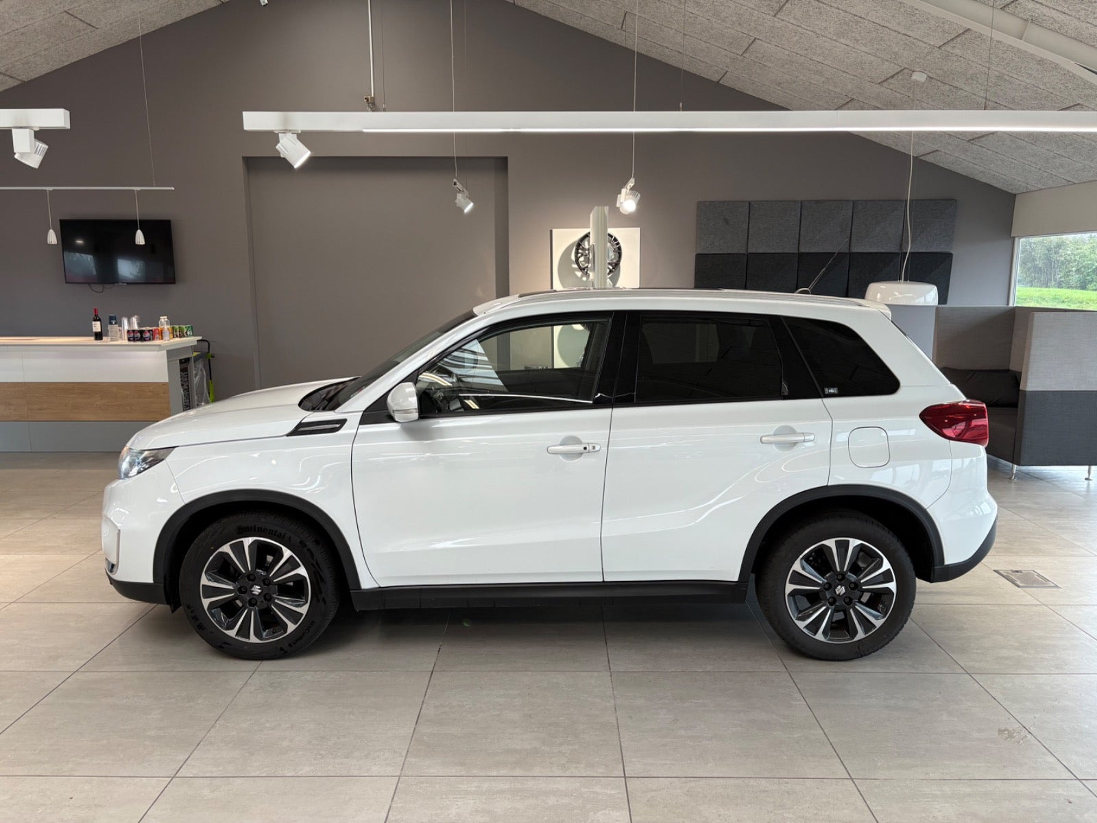 Hvid Suzuki Vitara fra 2018