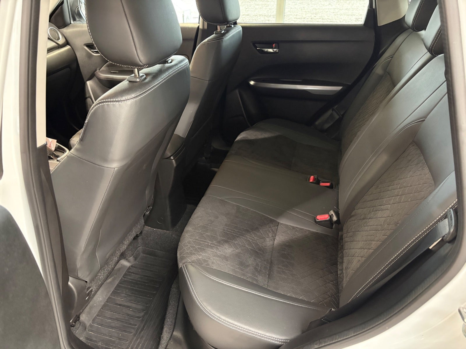 Hvid Suzuki Vitara fra 2018