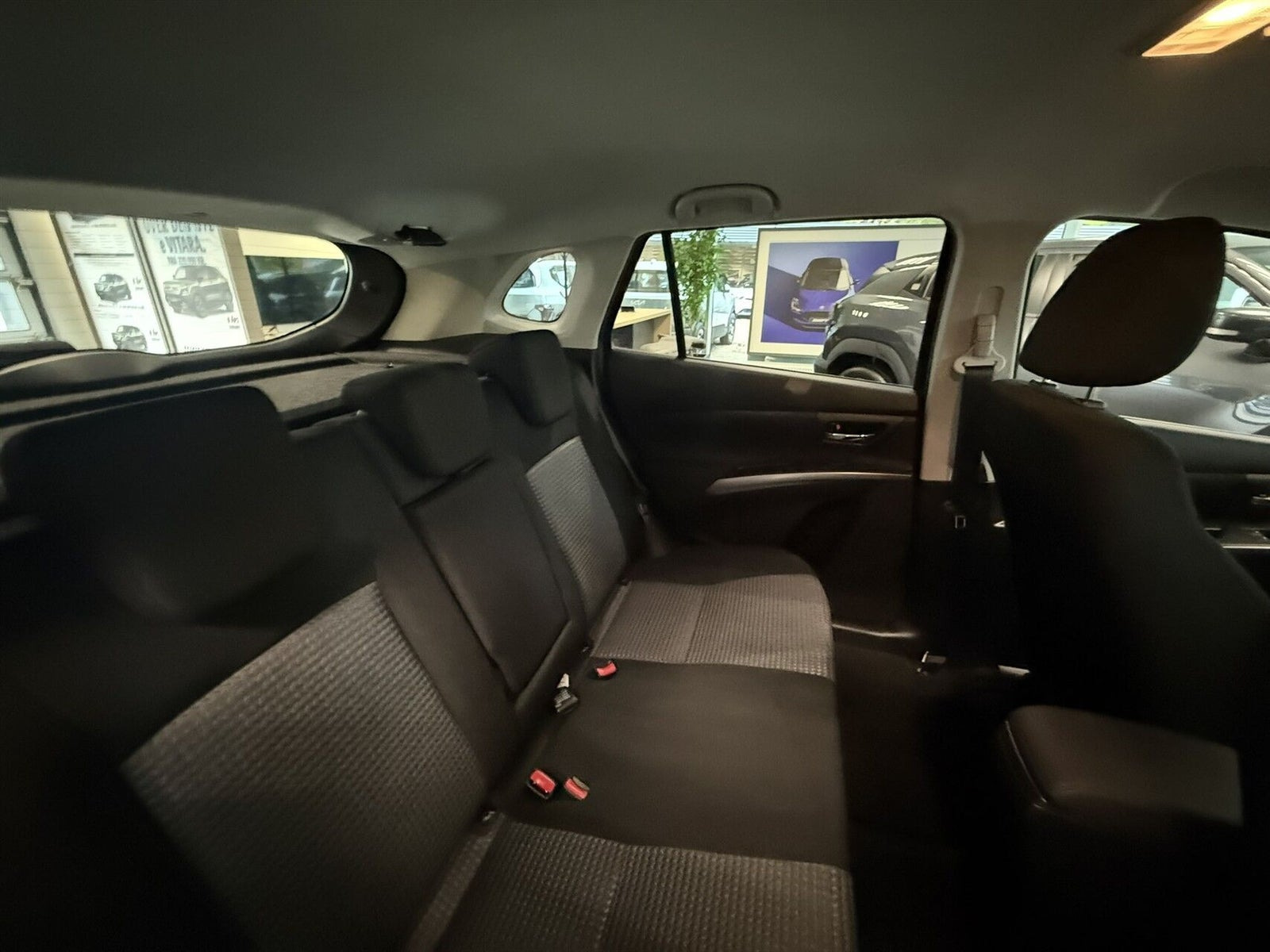 Blå Suzuki S-Cross fra 2024