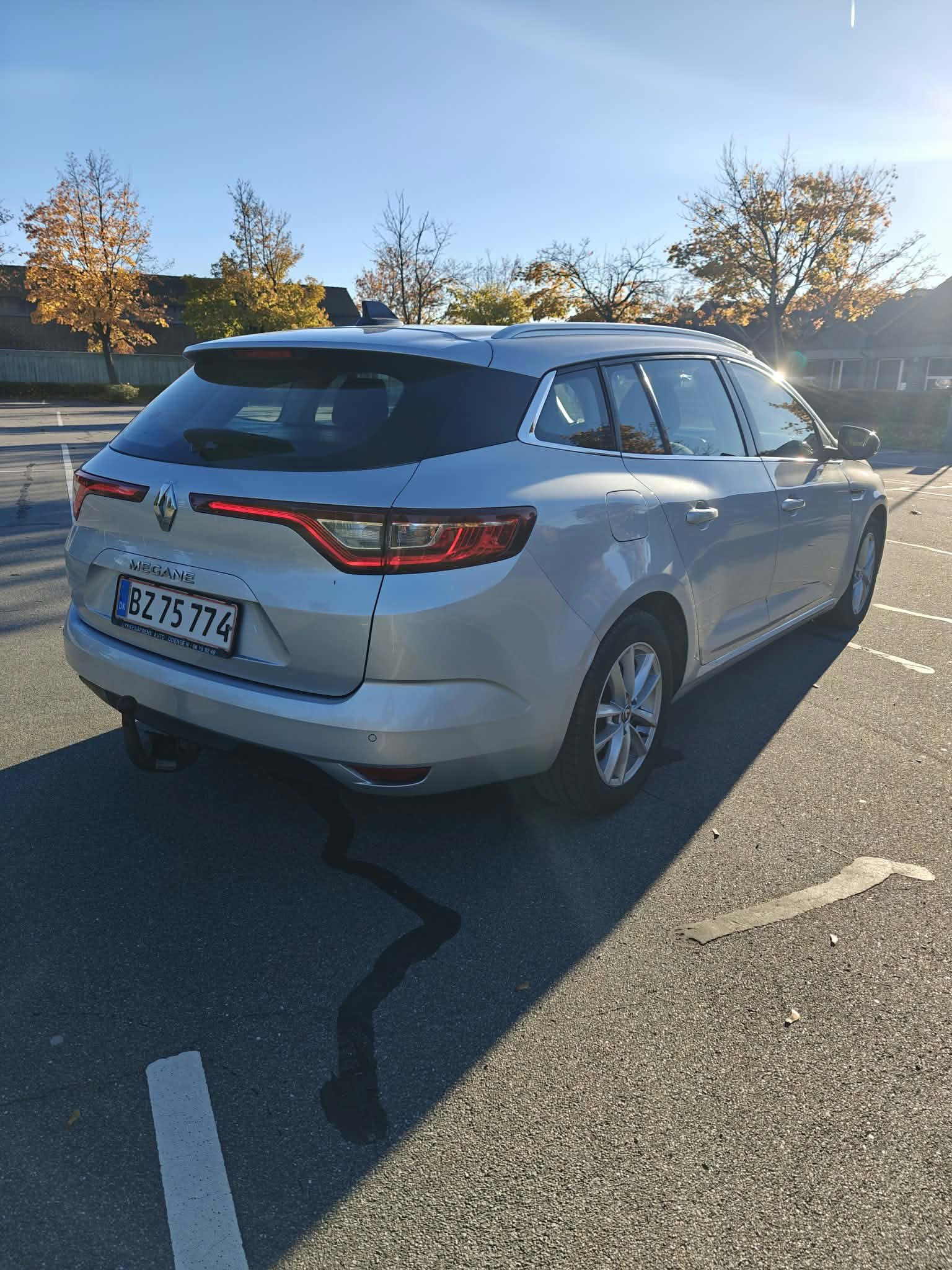 Grå Renault Mégane fra 2017