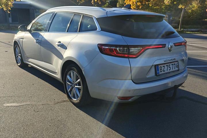 Grå Renault Mégane fra 2017