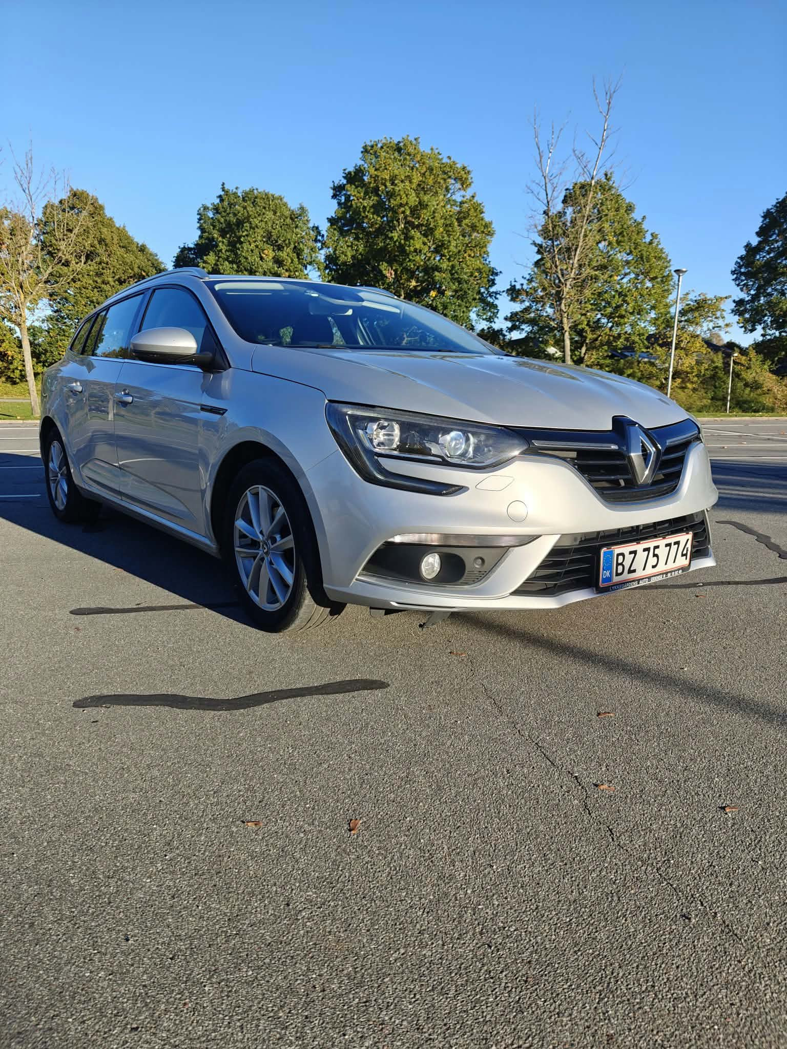 Grå Renault Mégane fra 2017