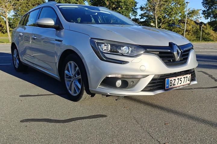 Grå Renault Mégane fra 2017