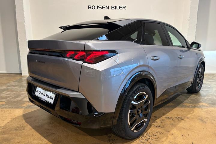 Sølv Peugeot e-3008 fra 2025