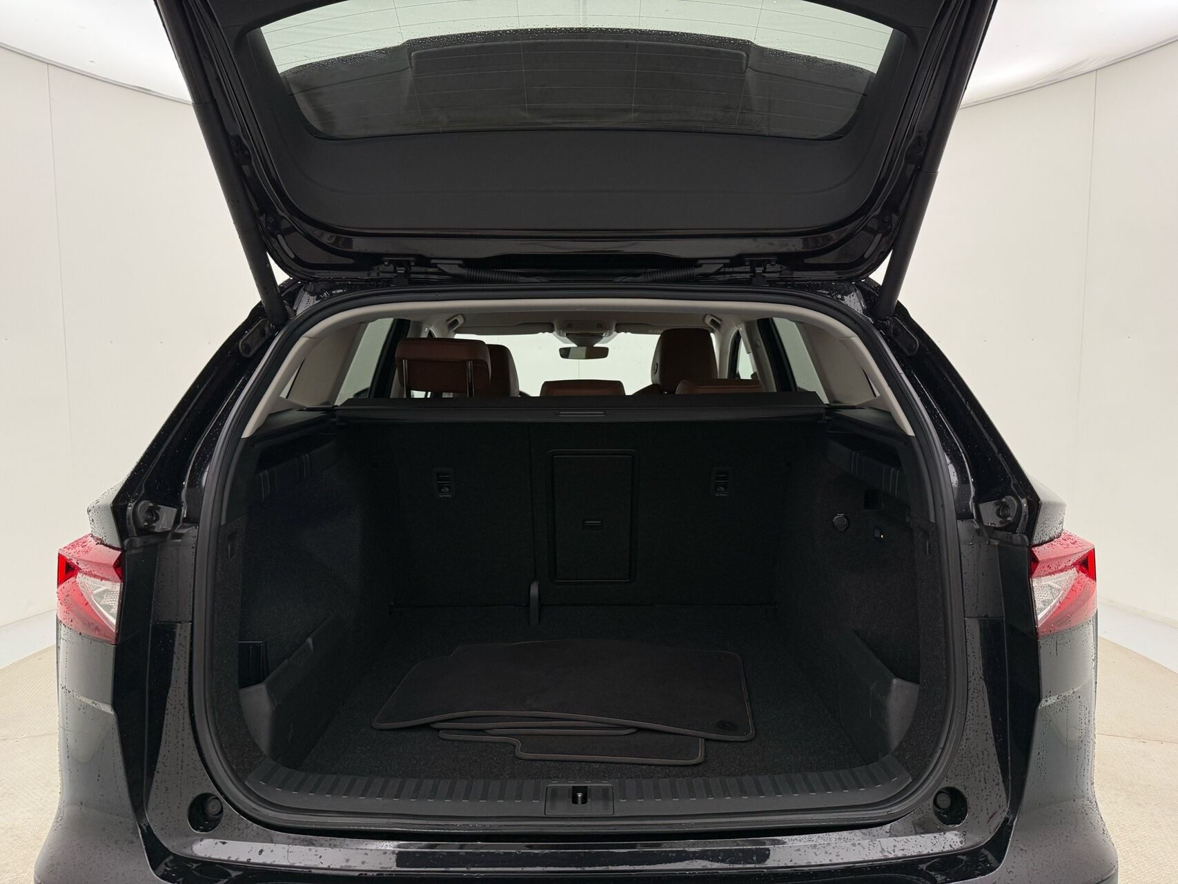 Sort Skoda Enyaq fra 2022