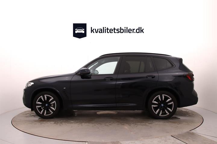 Sort BMW iX3 fra 2023