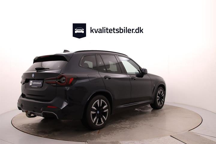 Sort BMW iX3 fra 2023