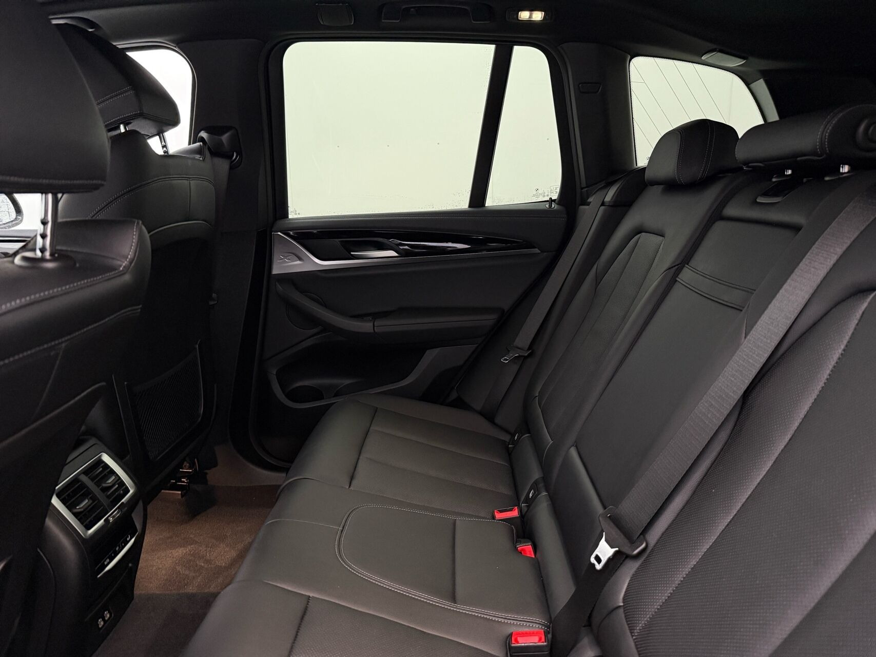 Sort BMW iX3 fra 2023