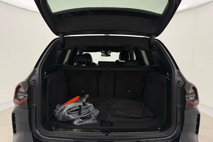 Sort BMW iX3 fra 2023