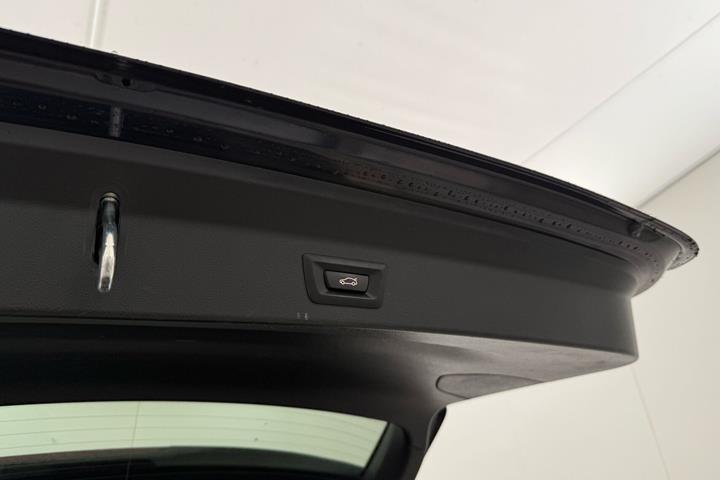 Sort BMW iX3 fra 2023