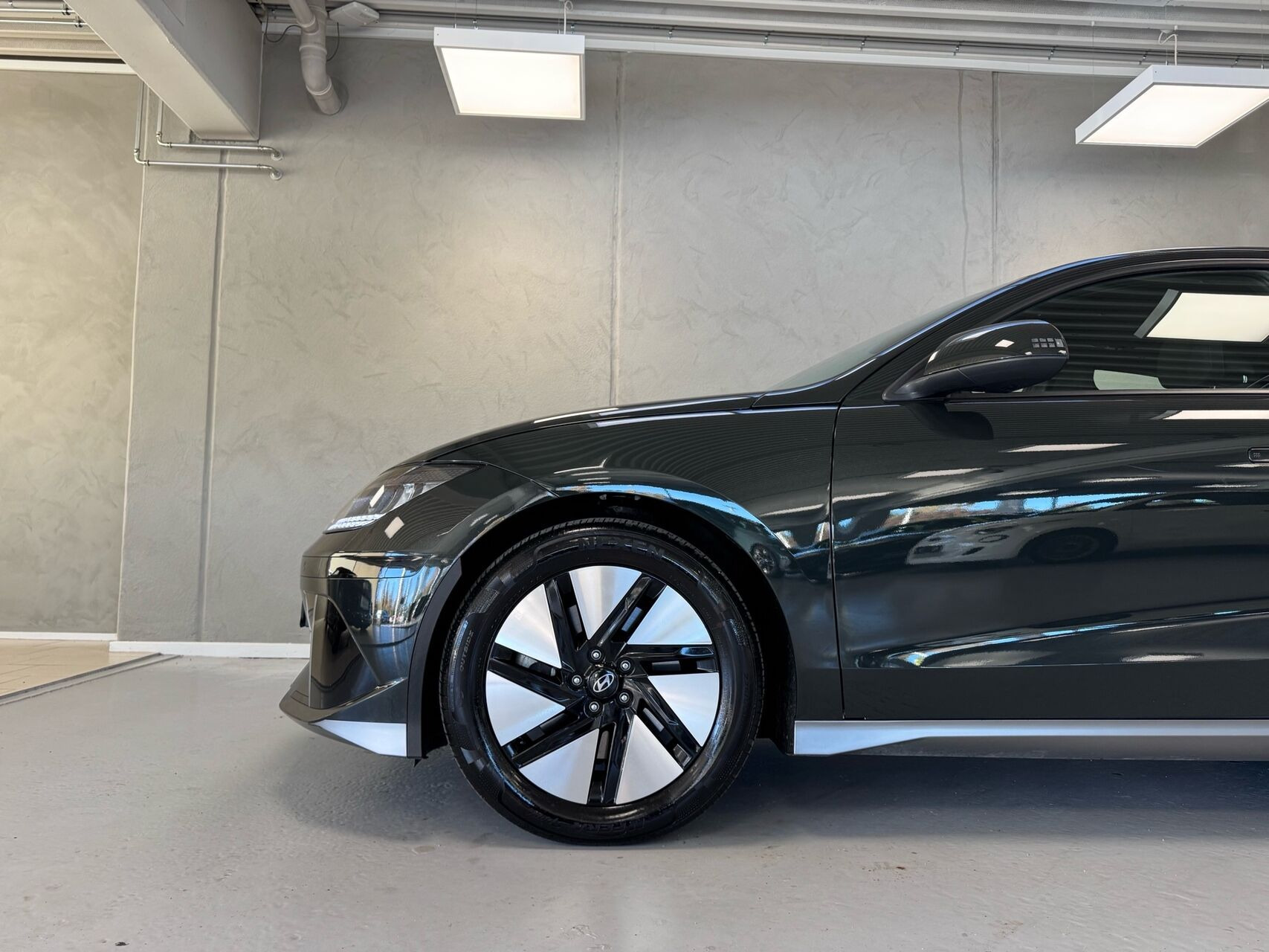 Grøn Hyundai Ioniq 6 fra 2023